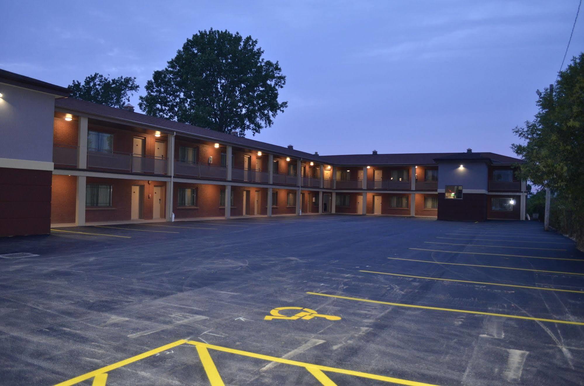 Aarya Hotel By Niagara Fashion Outlets Niagara Falls Exterior photo