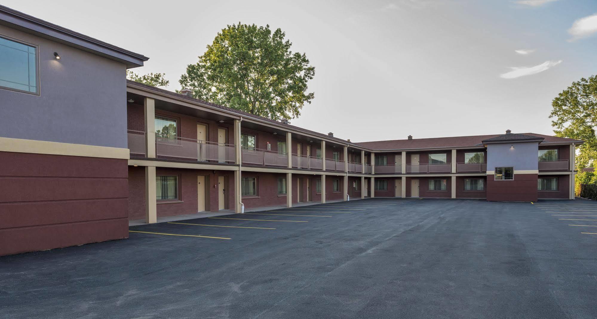 Aarya Hotel By Niagara Fashion Outlets Niagara Falls Exterior photo